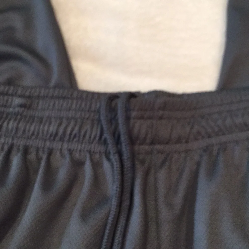 Men’s Russell brand athletic pants - Picture 4 of 6